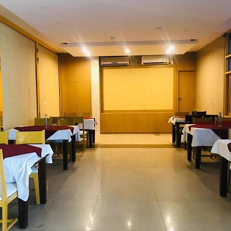 Tulip Palm Hotel Dzsaipur Kültér fotó