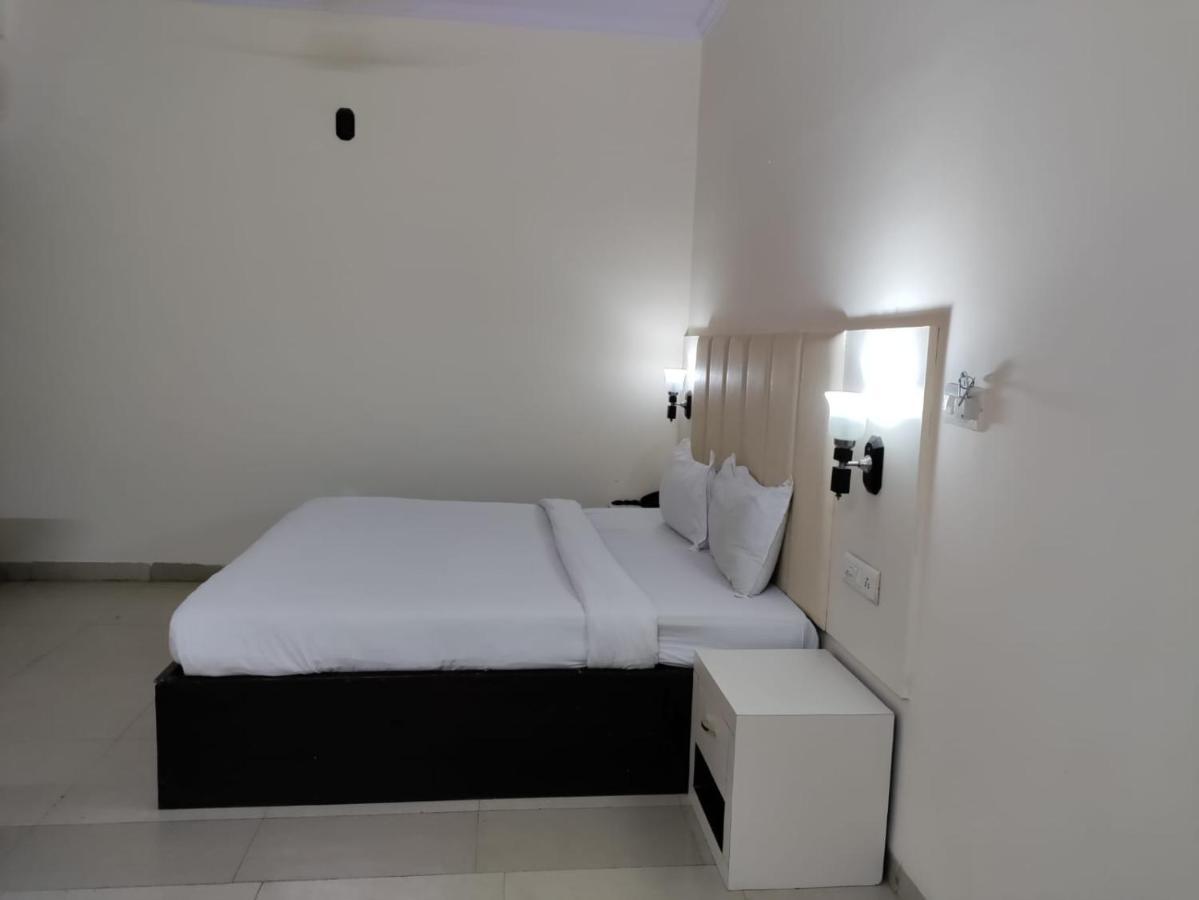 Tulip Palm Hotel Dzsaipur Kültér fotó