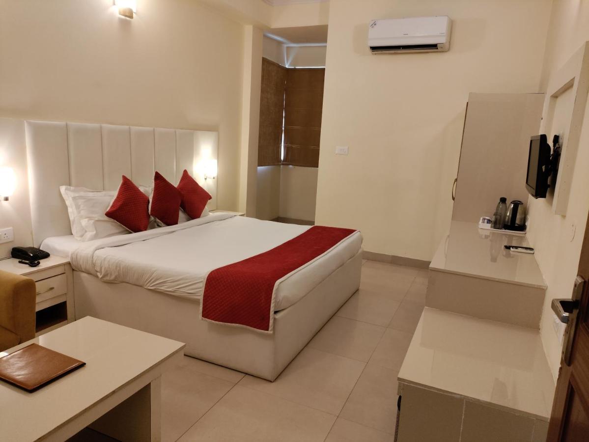 Tulip Palm Hotel Dzsaipur Kültér fotó