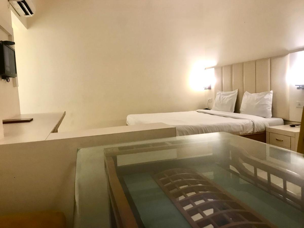 Tulip Palm Hotel Dzsaipur Kültér fotó