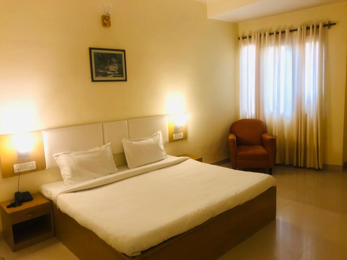 Tulip Palm Hotel Dzsaipur Kültér fotó